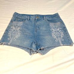 Dex Denim Shorts With Embroidery 