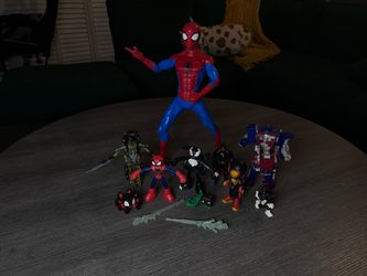 Assorted superhero and villain play set