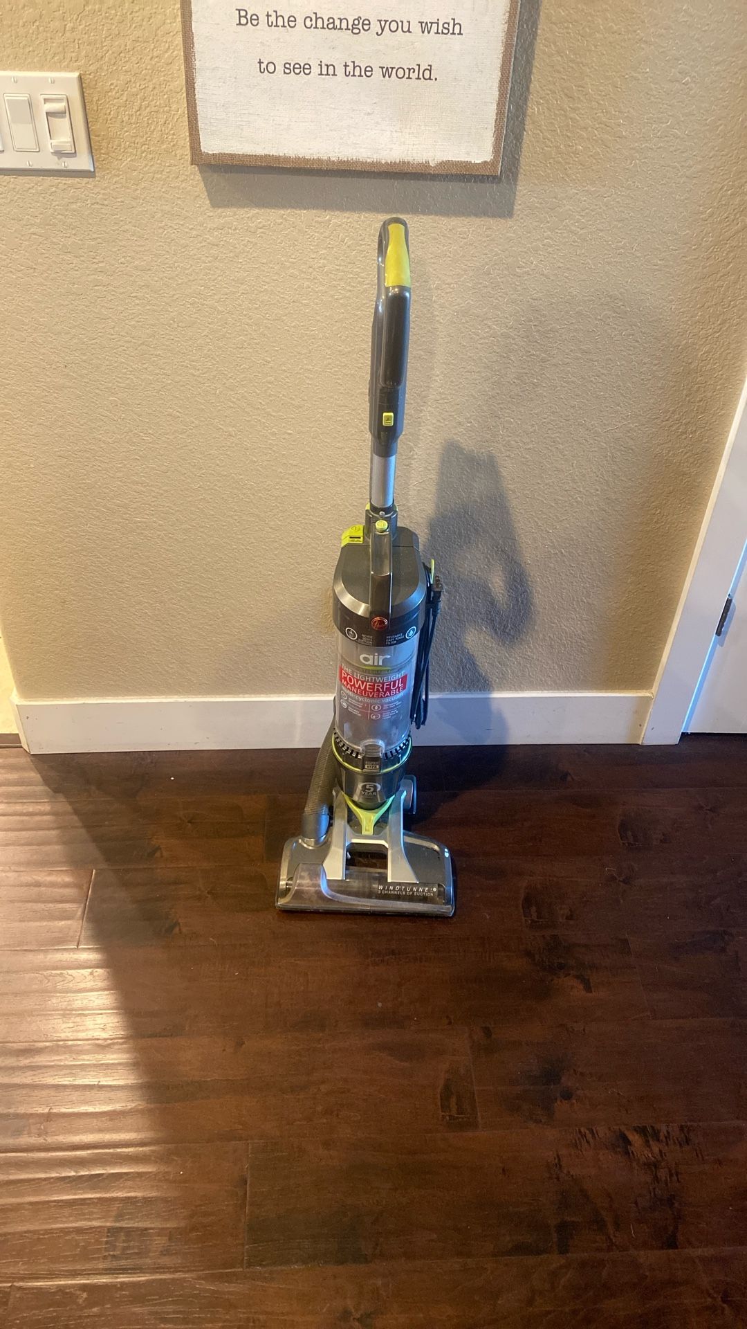 Hoover wind tunnel Vacuum