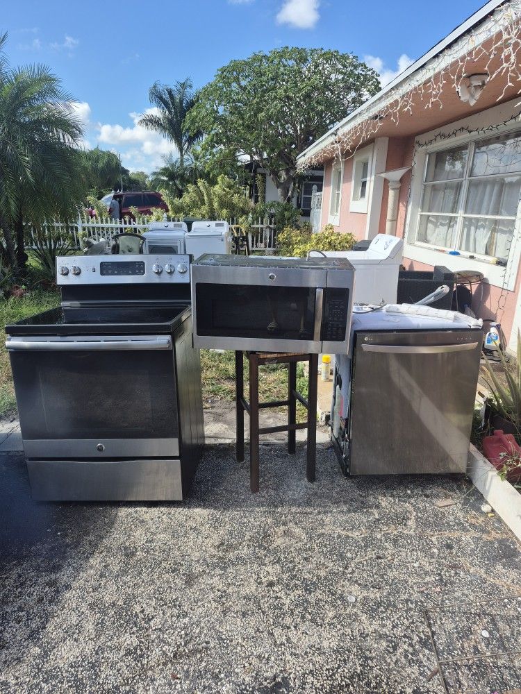 Ge Stove And Microwave and Lg Dishwasher