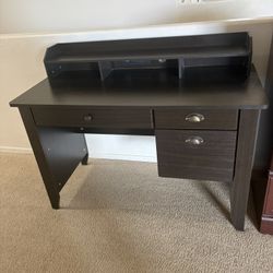 Home office desk with Built In USB and Power Hub