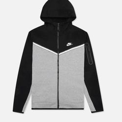 (S) Black And Gray Nike Tech 