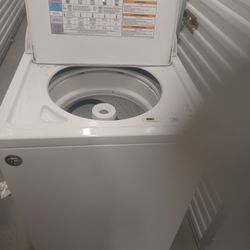 Whirlpool heavy duty, commercial series washing https://offerup.com/redirect/?o=bWFjaGluZS5Ub3A= loading works , good six months warranty free local d