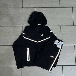 Reflective Nike Tech Fleece Set Size Medium