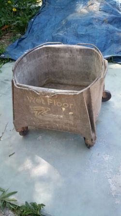 Mop bucket