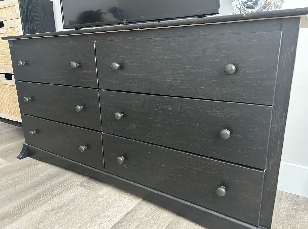 6-Drawer Dresser