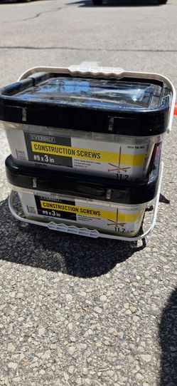 New boxes of construction screws #9 x 3inch 900 per box $35 each