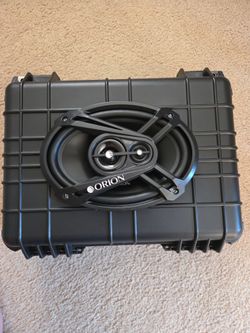 Portable custom-made speaker