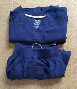 Mens scrubs set-Medium
