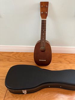 Vintage pineapple Kamoa Hawaiian Ukele