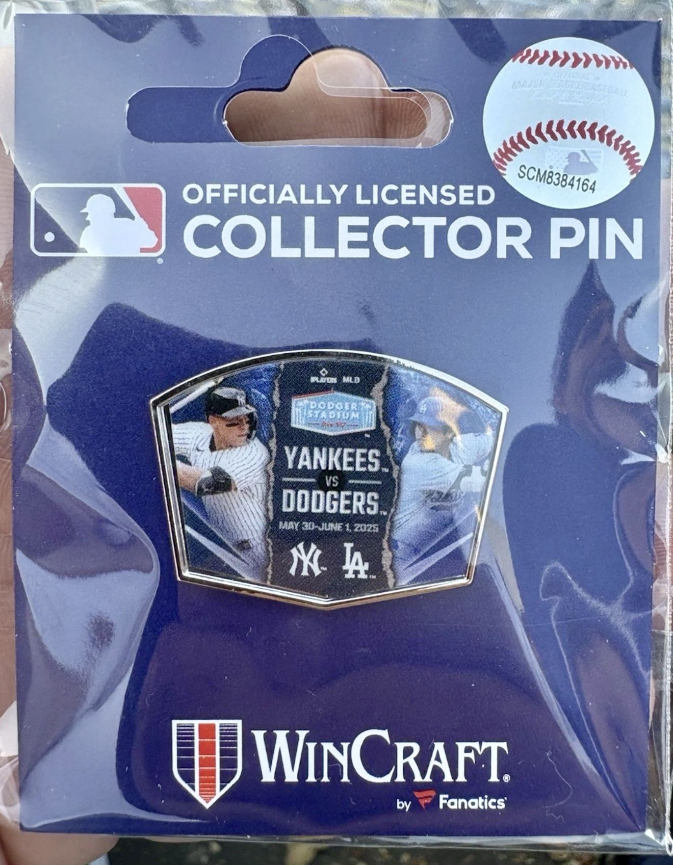 New York Yankees vs. Los Angeles Dodgers Dueling Series Pin