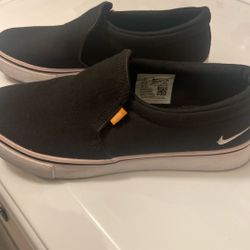 Women’s Shoes, Nikes