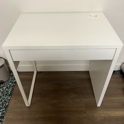 IKEA Micke Desk