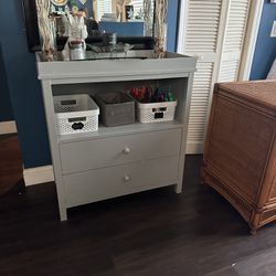 Changing Table / Dresser 