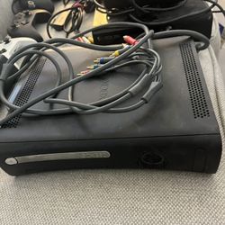 2 Xbox 360’s - 2 Controllers 100/set
