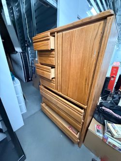 Gentlemen’s dresser