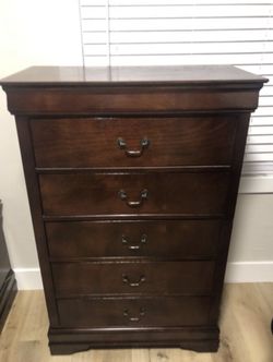 Dresser