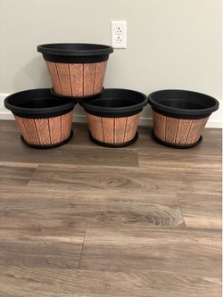 12 in. Dia x 9 in. H 7.5 qts. Brown Round Whiskey Barrel Planter with Drainage Holes-NWT