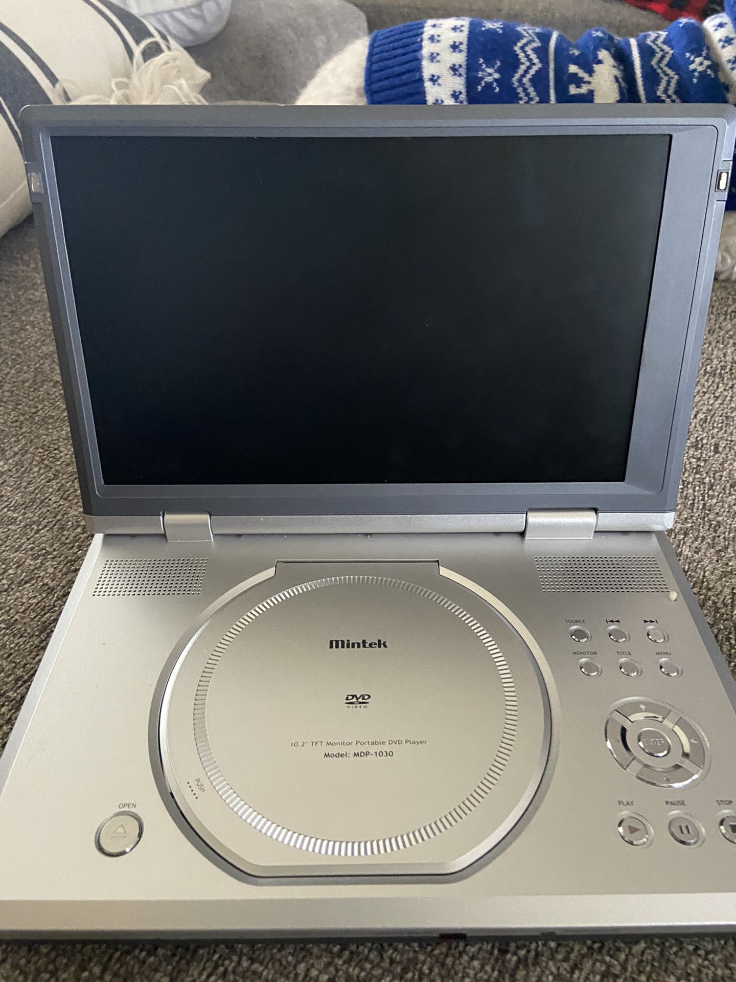 Portable DVD player 10.2 in screen Ways to headphone jacks and remote