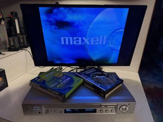 Sony DVD / CD Player - With Remote - Works