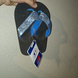 X Small Women's 5- 6 LA Dodgers Sandals Shows Some Wear 