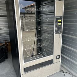 Automatic Products (AP 112 Type) Snack Vending Machine - Must Go in 48 Hours!