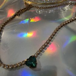 Fiona Crown And Necklace 