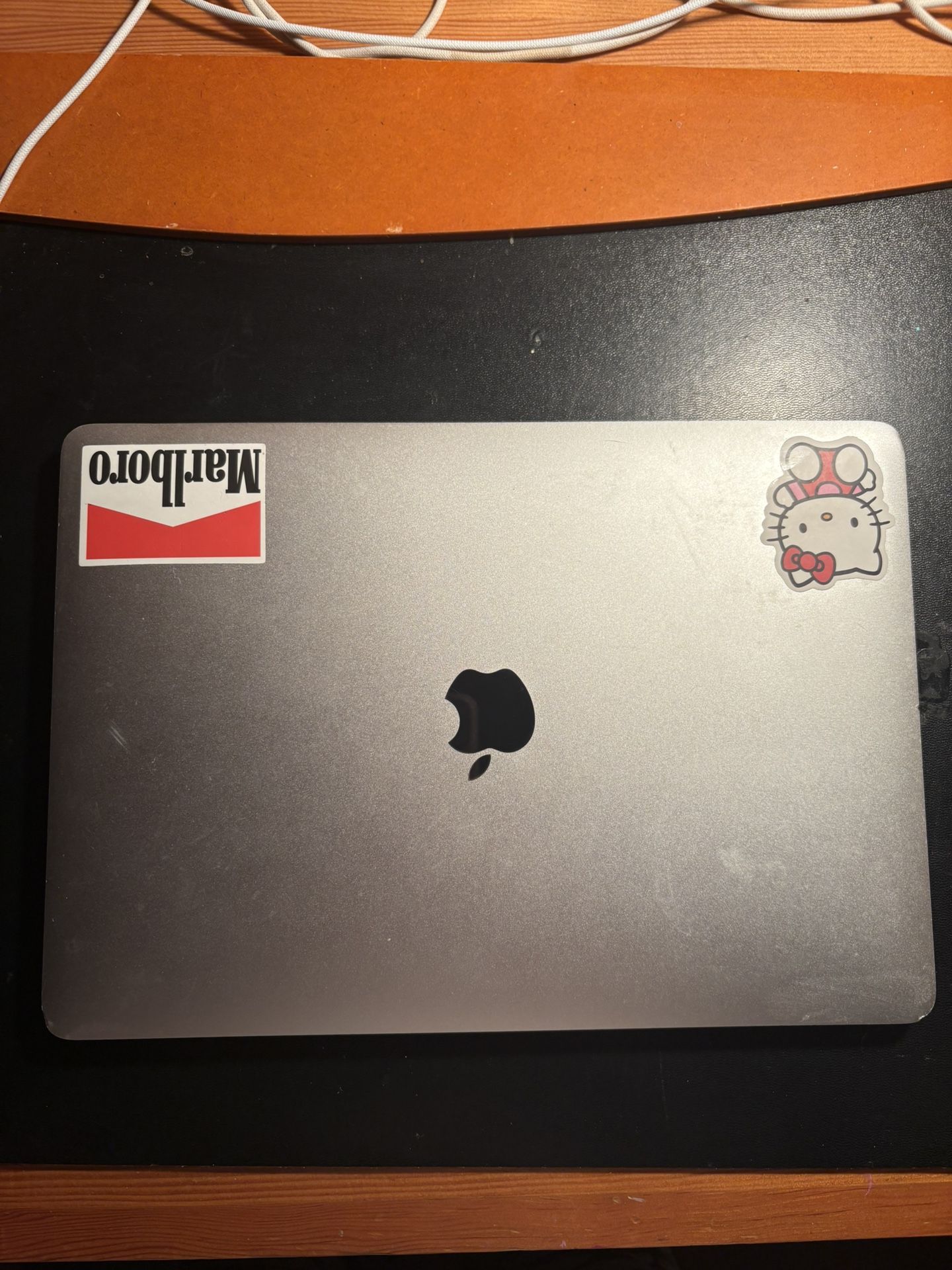 MacBook Pro (2020) – Broken Screen but Fully Functional