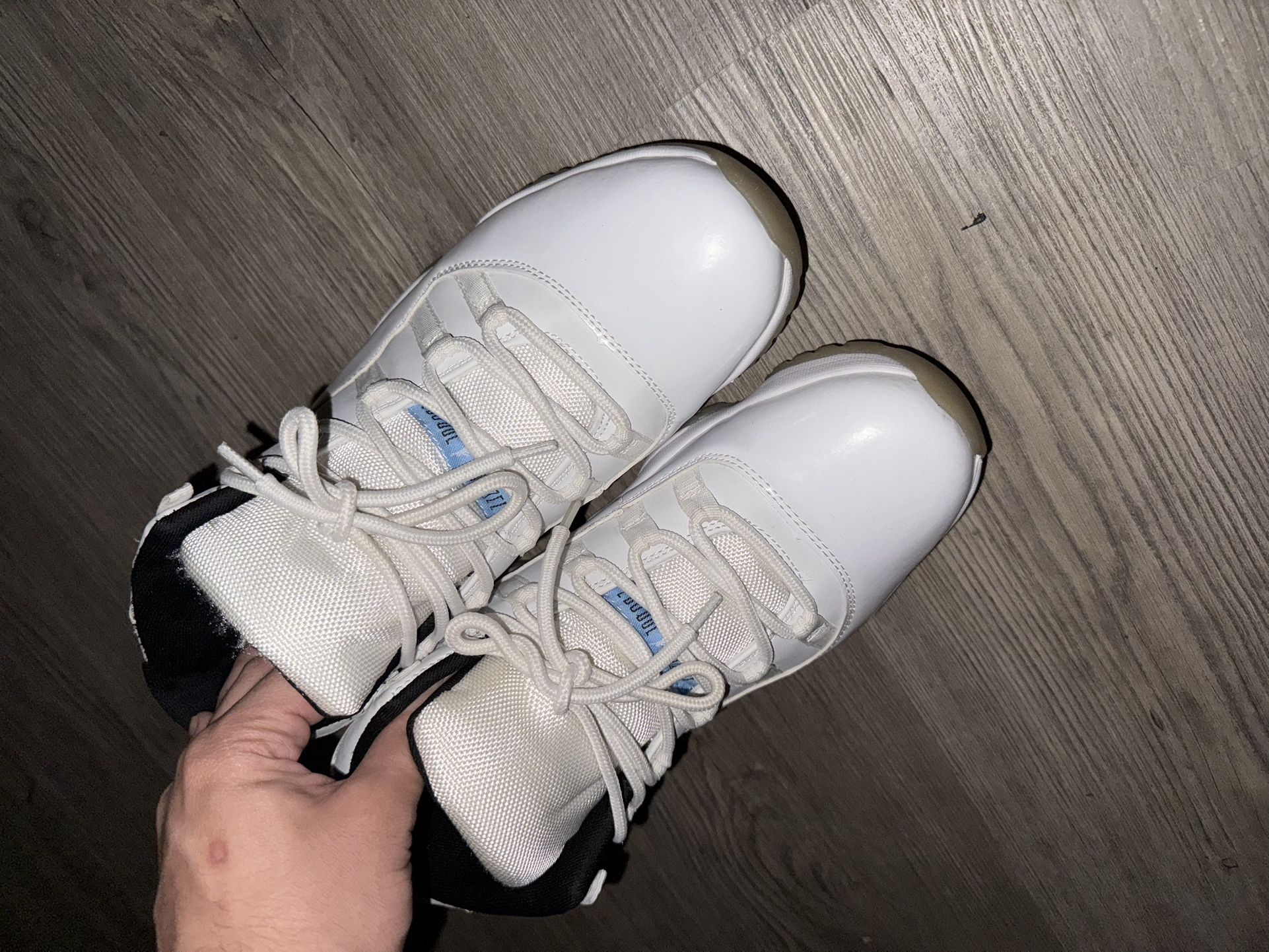 Jordan 11 Lows Legend blues
