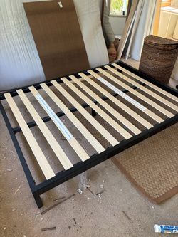 Medal bed frame