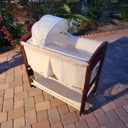 Bassinet With Removable Changing Table