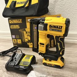 DEWALT ATOMIC 20V MAX Lithium Ion,Cordless 23 Gauge Pin Nailer Kit with 2.0Ah Battery and Charger