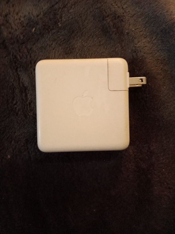 96W USB-C Power Adapter