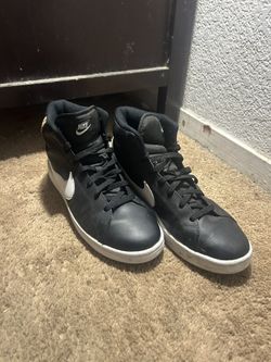 Black And White Nikes Size 10 In Men’s