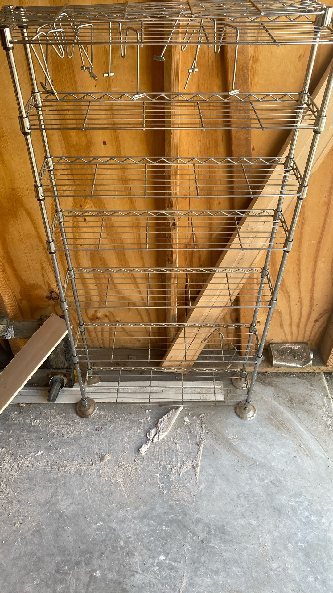 Adjustable metal shelving unit