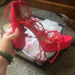 NEW RED HEELS 