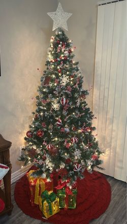 6foot pre lit Xmas Tree