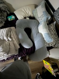 pregnancy pillow