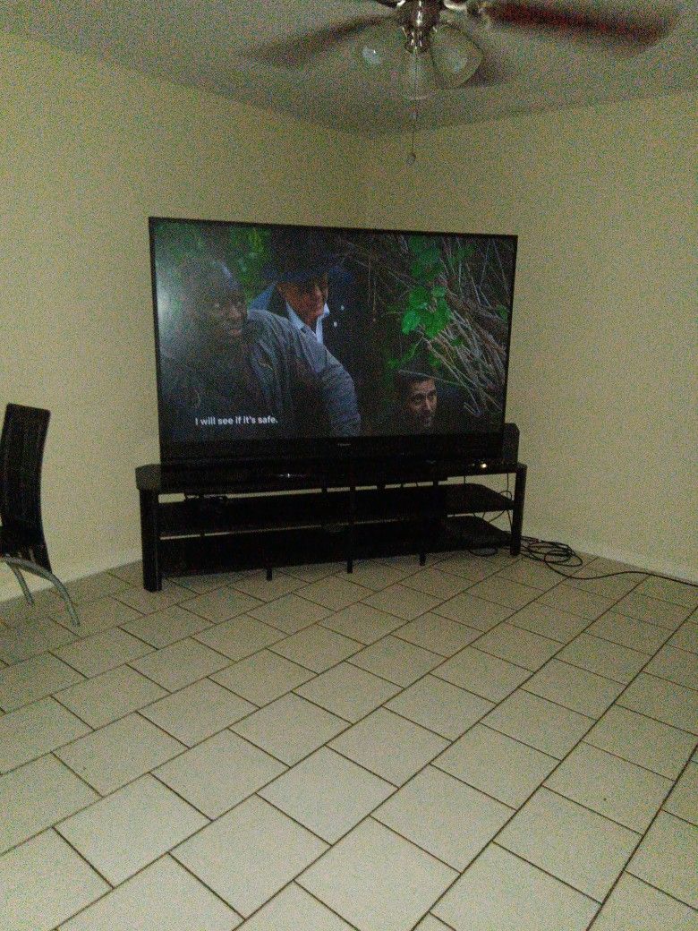 Huge 90 Inch Mitsubishi Tv
