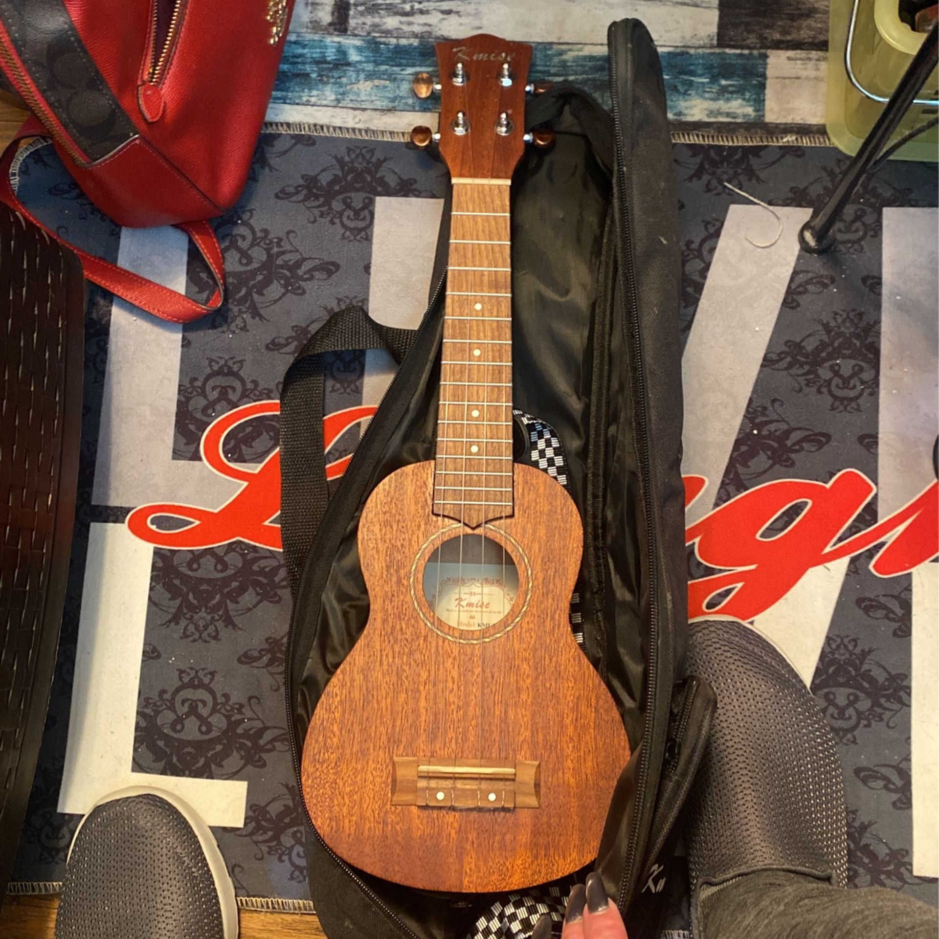 Kmise Ukulele