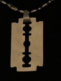 Razor necklace