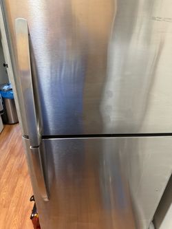 Frigidaire Stainless Steel Top-Freezer Refrigerator