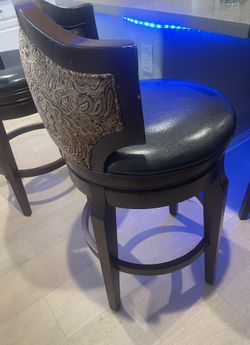 Comfortable Luxury Bar Stools with Backrest READ DESCRIPTION