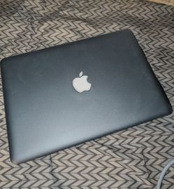 MacBook Pro 13" Sequoia 15.7.5/FinalCut