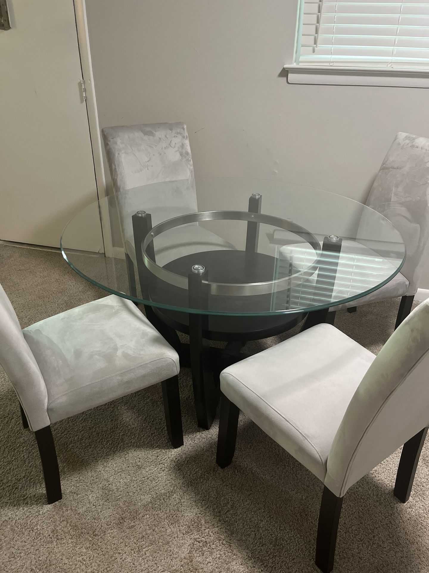 Kitchen Table W/ 4 Chairs 