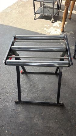 Foldable wood cutter table