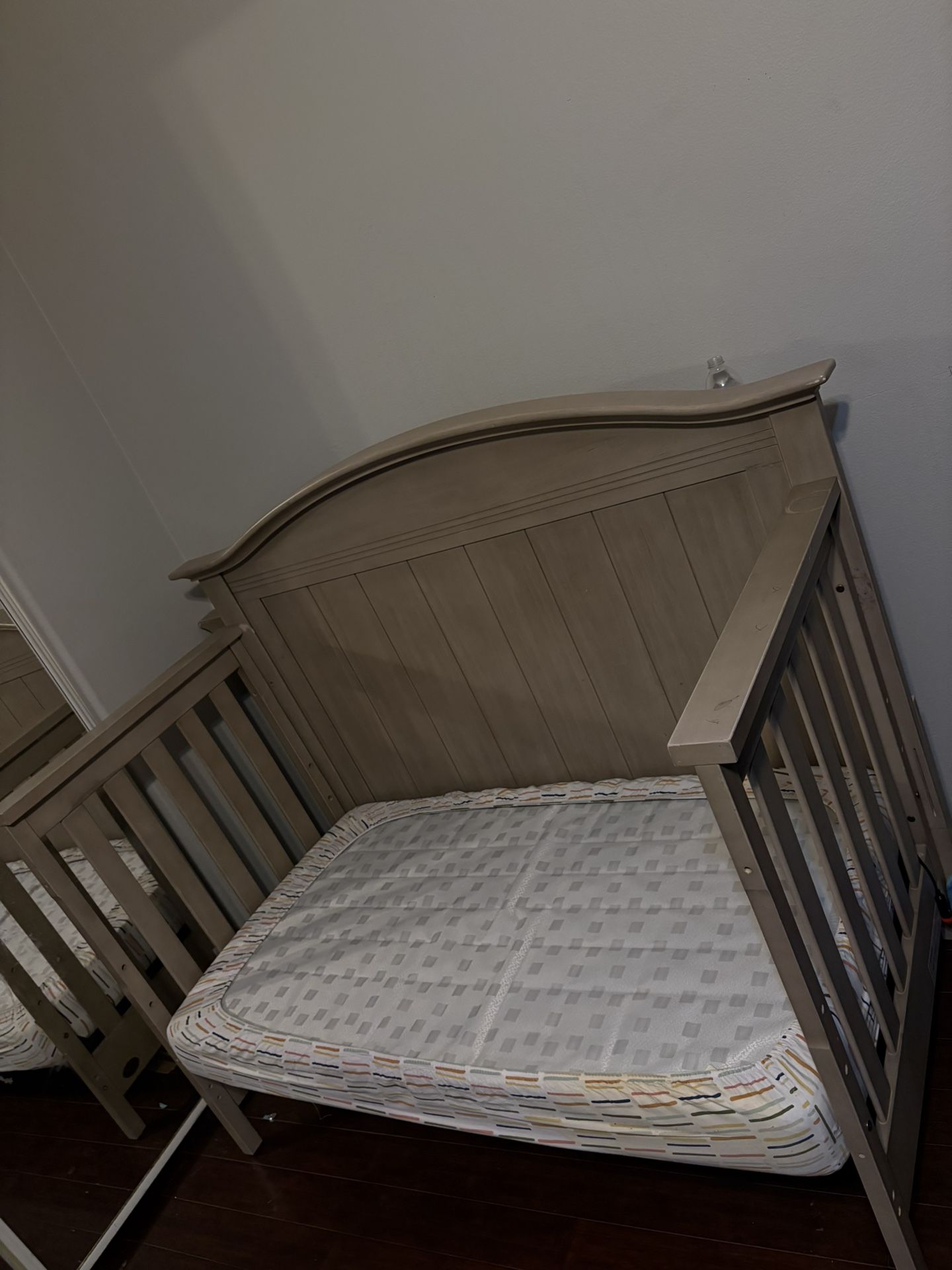 Crib With Mattress Good Condition