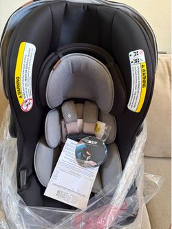 Chicco carseat New!