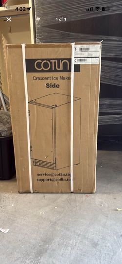 Crescent ice maker