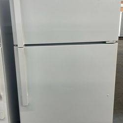 GE Refrigerator top and bottom